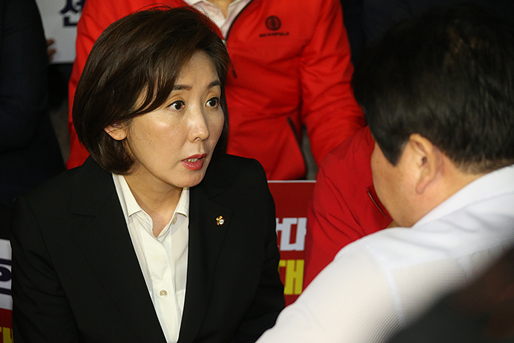 제목 노출 영역입니다 이미지
