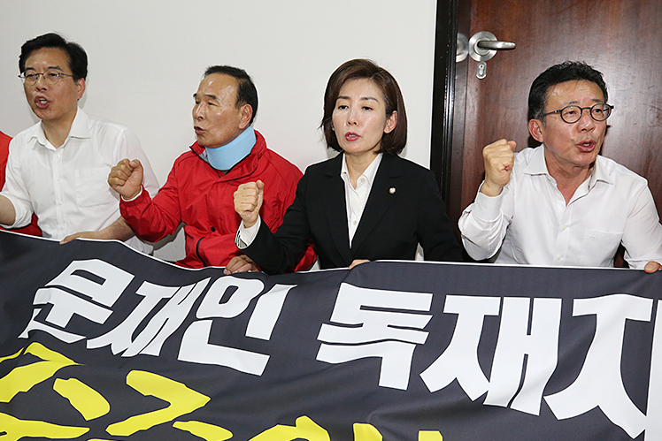 제목 노출 영역입니다 이미지