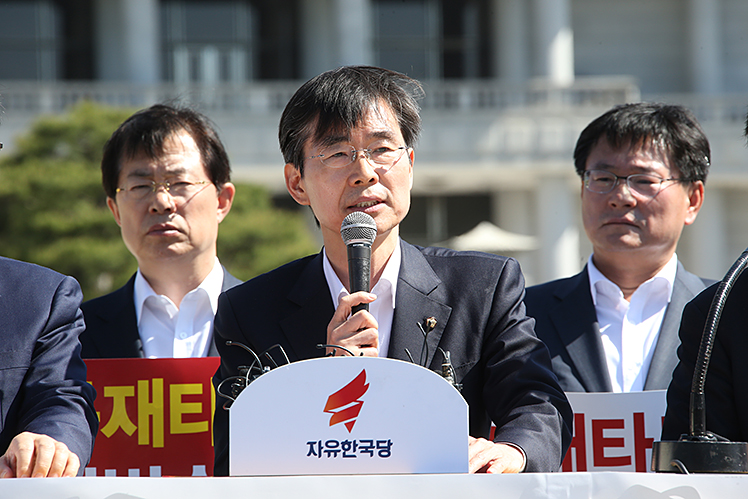 제목 노출 영역입니다 이미지