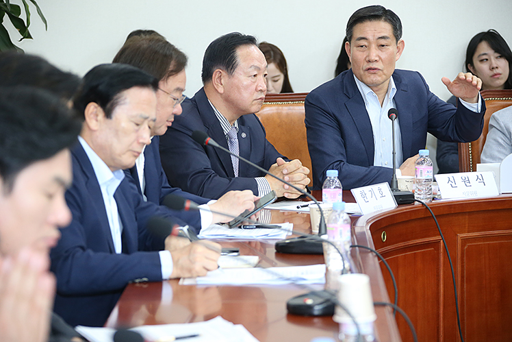 제목 노출 영역입니다 이미지