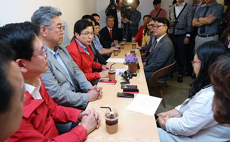 제목 노출 영역입니다 이미지