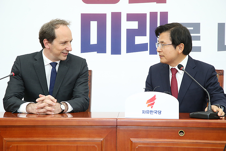 제목 노출 영역입니다 이미지