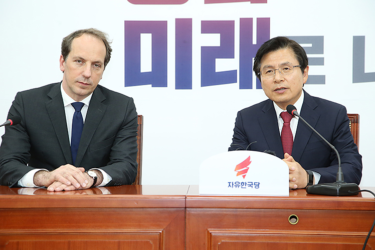 제목 노출 영역입니다 이미지