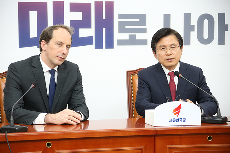 제목 노출 영역입니다 이미지