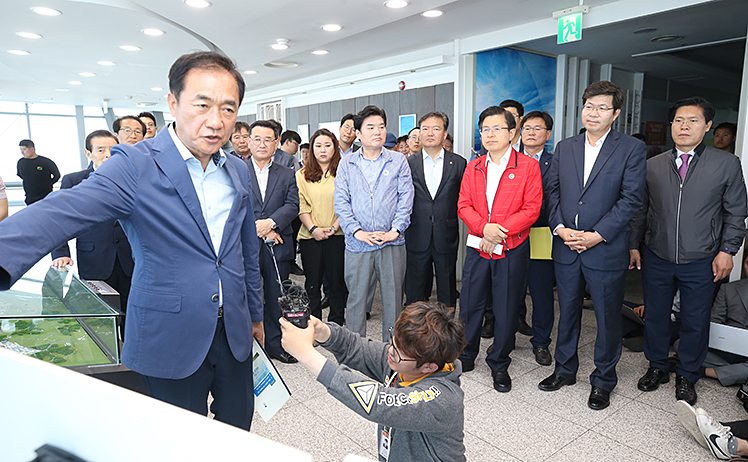 제목 노출 영역입니다 이미지