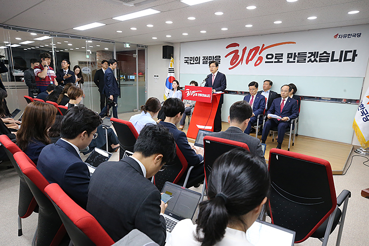 제목 노출 영역입니다 이미지