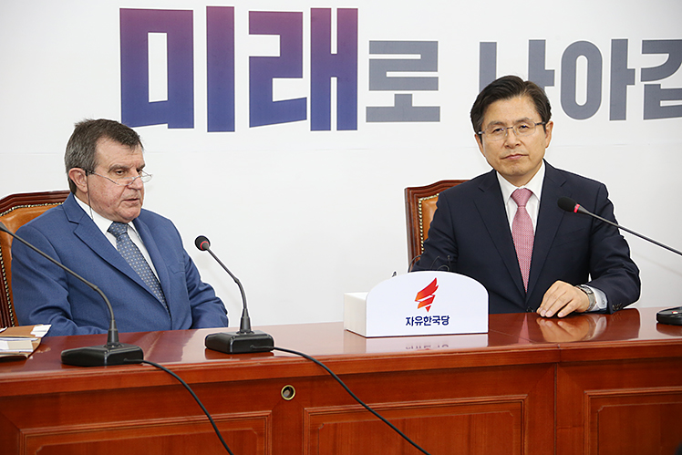 제목 노출 영역입니다 이미지