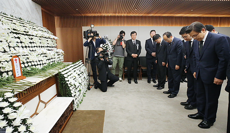 제목 노출 영역입니다 이미지