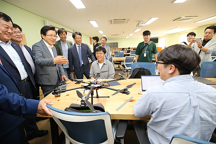 제목 노출 영역입니다 이미지
