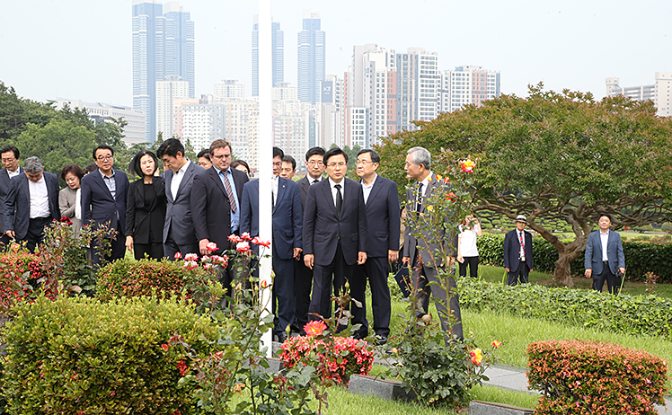 제목 노출 영역입니다 이미지