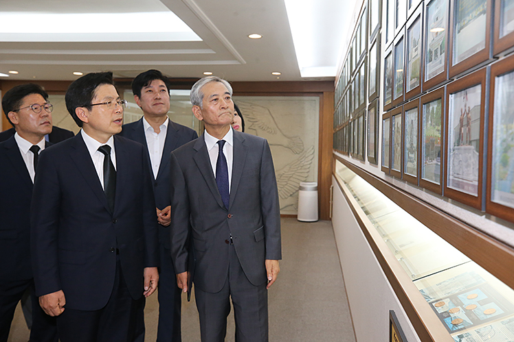 제목 노출 영역입니다 이미지