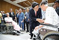 황교안 당 대표, 중앙보훈병원 방문