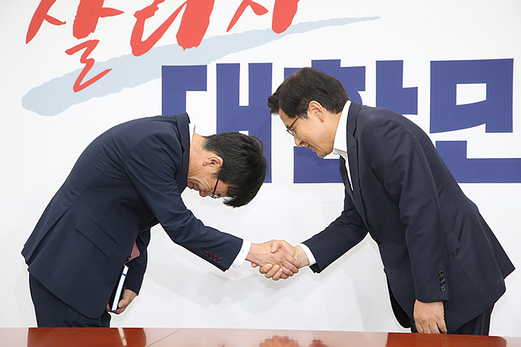 제목 노출 영역입니다 이미지