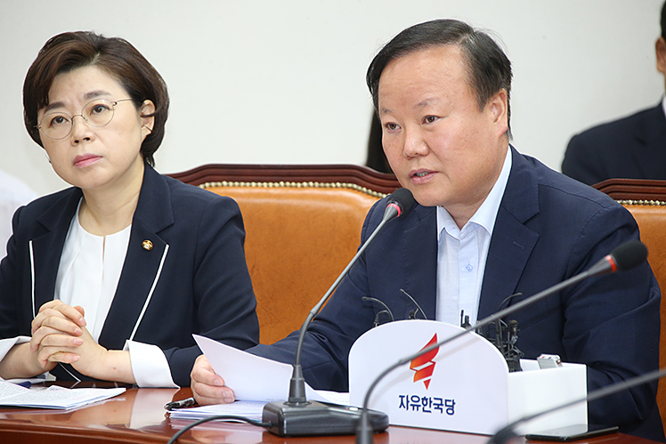 제목 노출 영역입니다 이미지