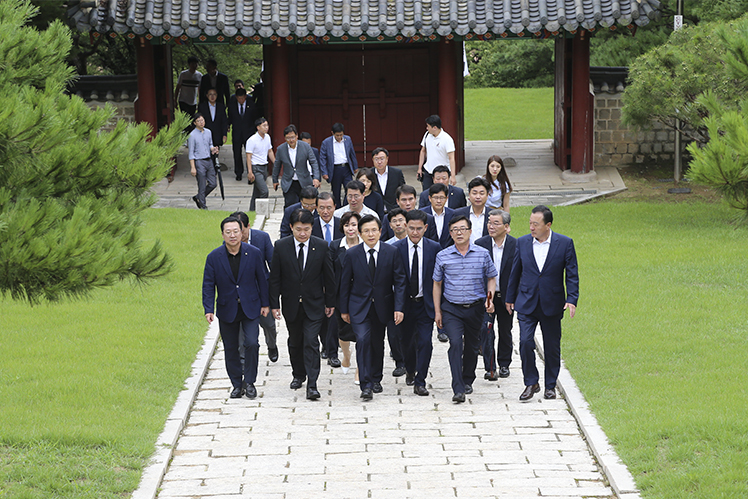 제목 노출 영역입니다 이미지