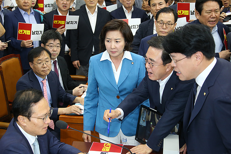 제목 노출 영역입니다 이미지