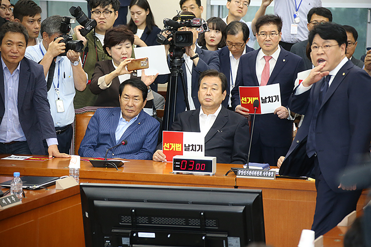 제목 노출 영역입니다 이미지