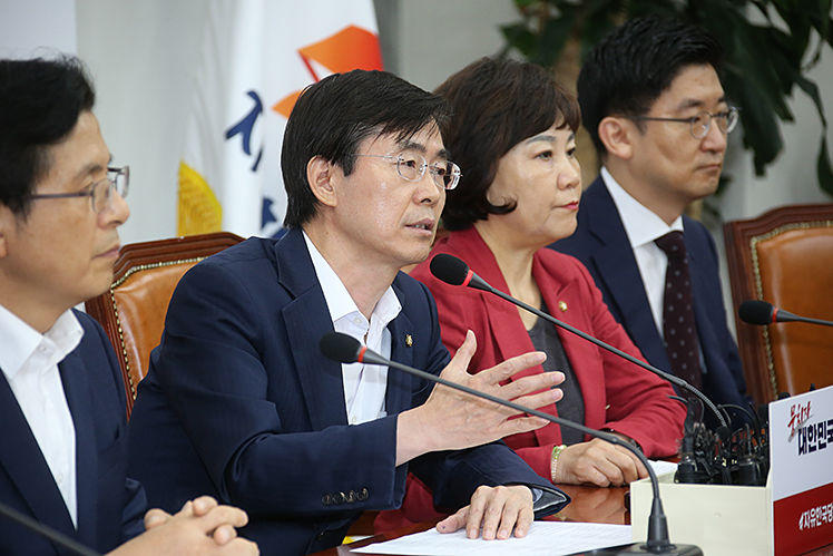 제목 노출 영역입니다 이미지