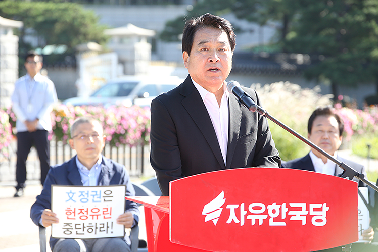 제목 노출 영역입니다 이미지