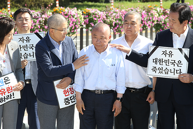 제목 노출 영역입니다 이미지