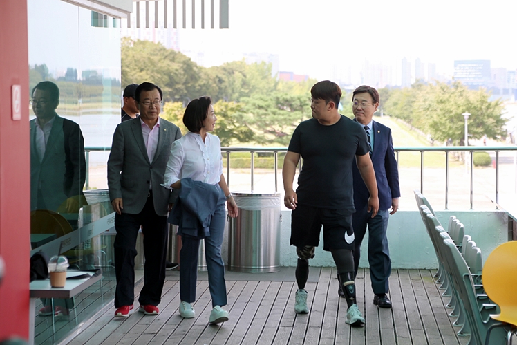 제목 노출 영역입니다 이미지
