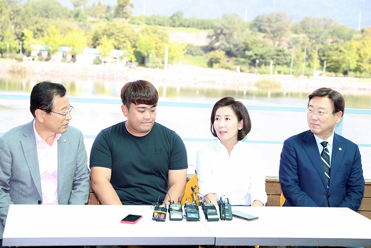 제목 노출 영역입니다 이미지