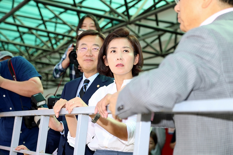 제목 노출 영역입니다 이미지