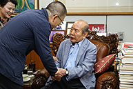 황교안 당 대표, 김수한 前 국회의장 면담