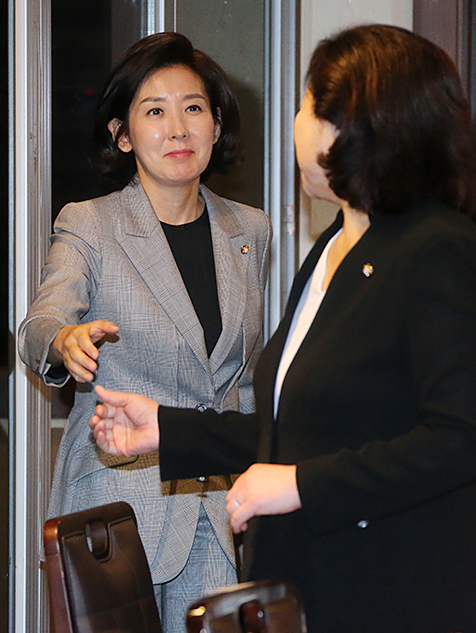 제목 노출 영역입니다 이미지