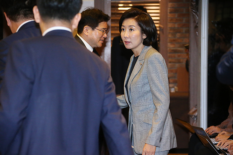 제목 노출 영역입니다 이미지