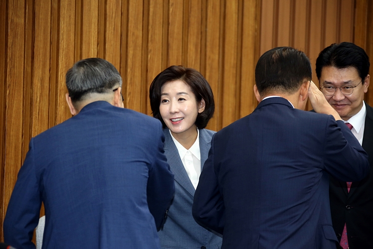 제목 노출 영역입니다 이미지