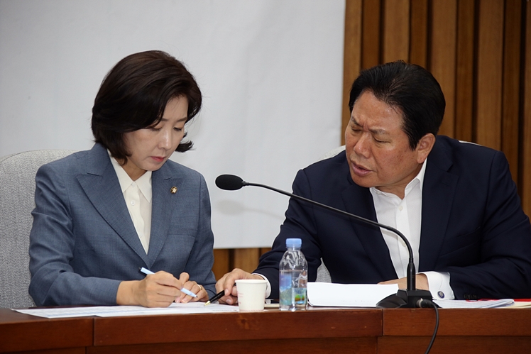 제목 노출 영역입니다 이미지