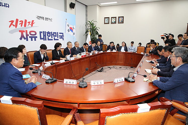제목 노출 영역입니다 이미지