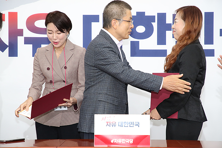 제목 노출 영역입니다 이미지
