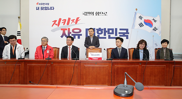 제목 노출 영역입니다 이미지