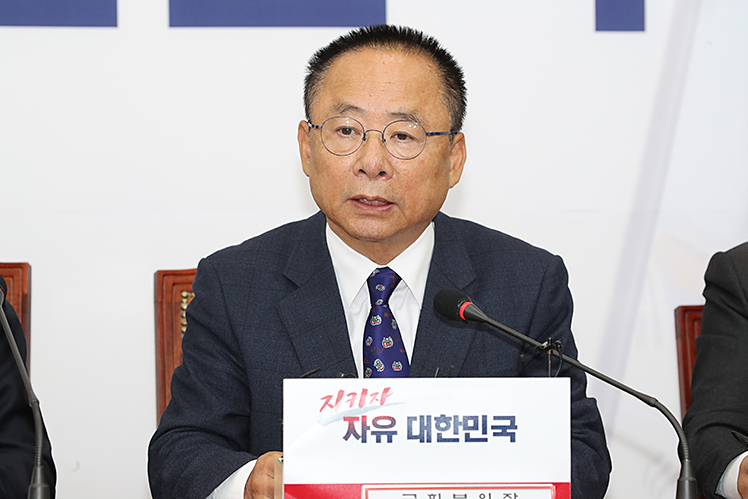 제목 노출 영역입니다 이미지