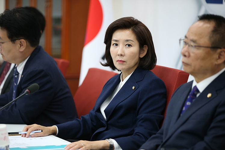 제목 노출 영역입니다 이미지