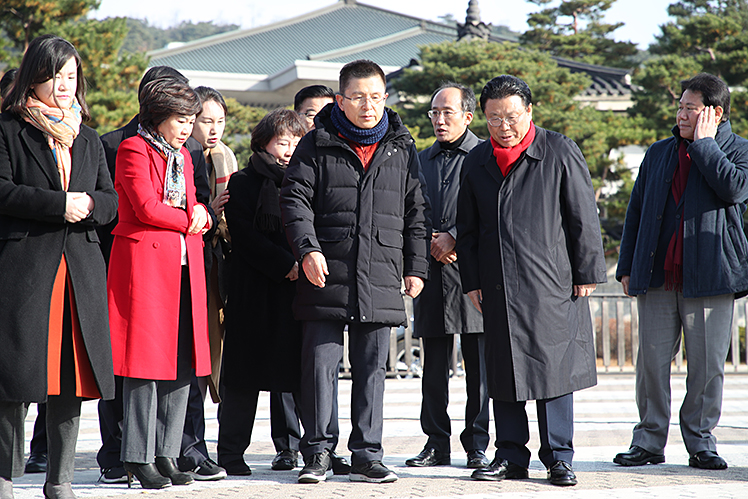 제목 노출 영역입니다 이미지