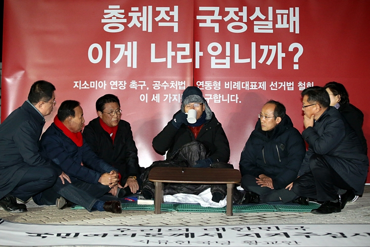 제목 노출 영역입니다 이미지