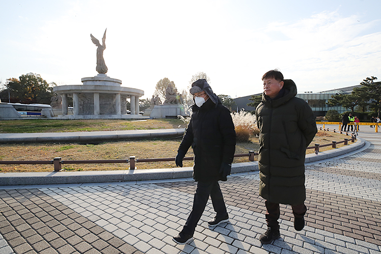 제목 노출 영역입니다 이미지