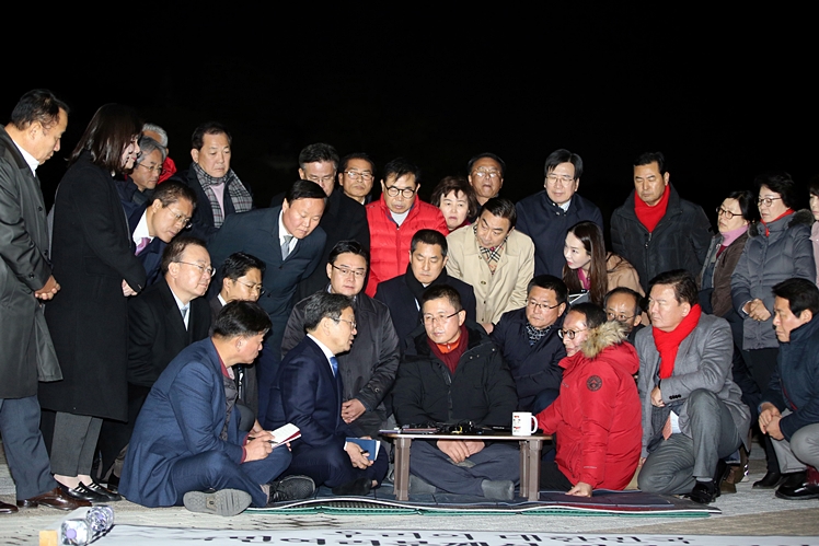 제목 노출 영역입니다 이미지