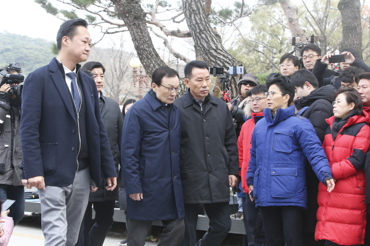 제목 노출 영역입니다 이미지