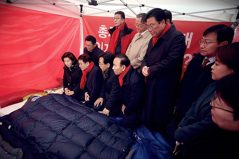 제목 노출 영역입니다 이미지