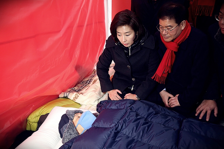 제목 노출 영역입니다 이미지