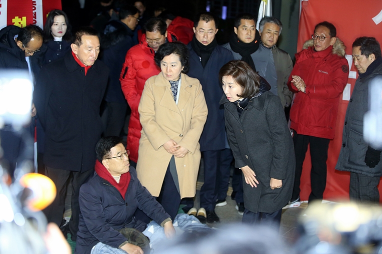 제목 노출 영역입니다 이미지