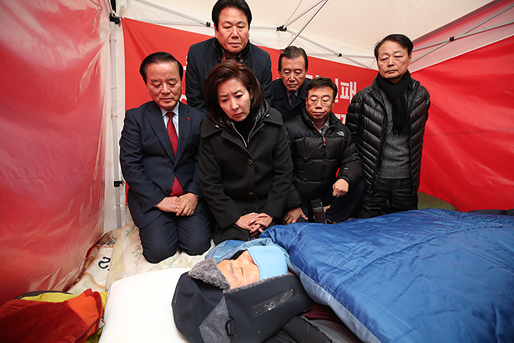제목 노출 영역입니다 이미지