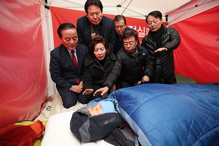 제목 노출 영역입니다 이미지