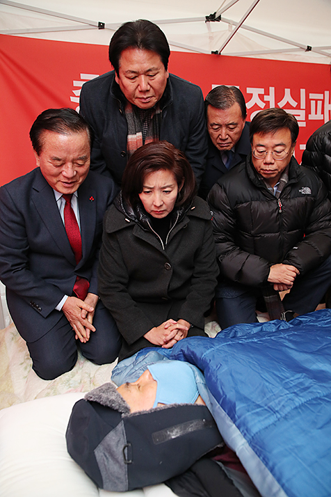 제목 노출 영역입니다 이미지