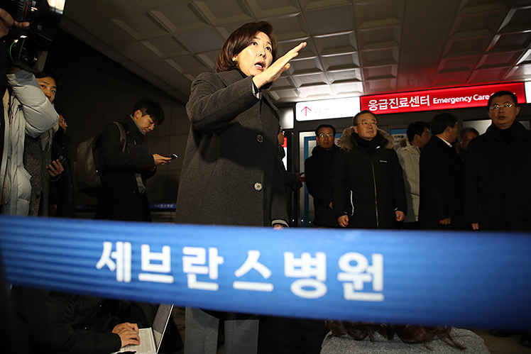 제목 노출 영역입니다 이미지