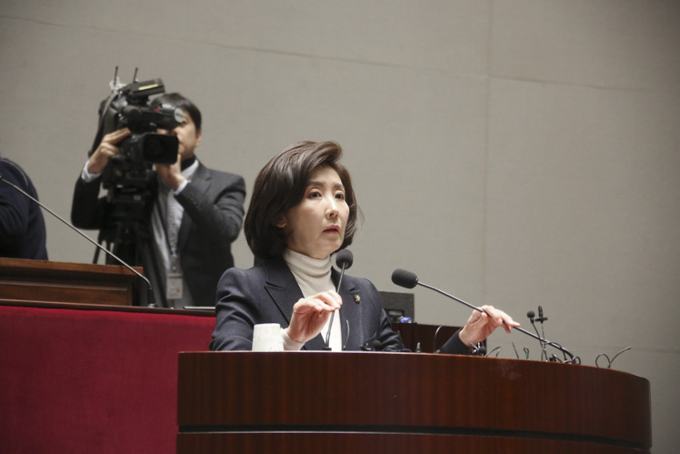 제목 노출 영역입니다 이미지